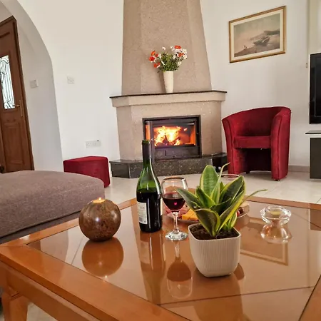 Almond Grove Luxury Wprivate Pool Вилла